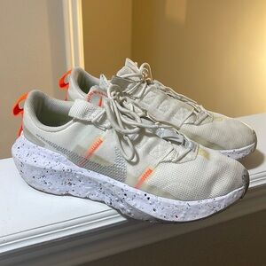 Women’s Nike sneakers